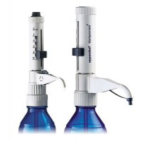 Бутылочный диспенсер (флакон-диспенсер) Eppendorf Varispenser Plus 10-50 мл (Кат № 4961000055) Бутылочный диспенсер (флакон-диспенсер) Eppendorf Varispenser Plus 10-50 мл (Кат № 4961000055)